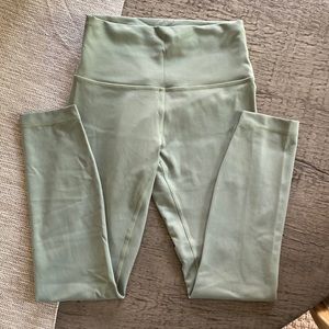Lululemon leggings: Wunder Train High-Rise Tight 25" EUC, size: 6